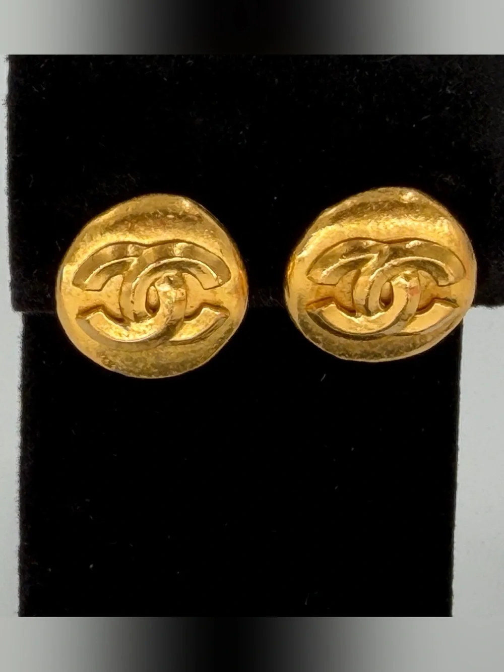 Vintage CHANEL 1995 Gold-Tone CC Logo Button Clip-On Earrings w/COA - Picture 3 of 14